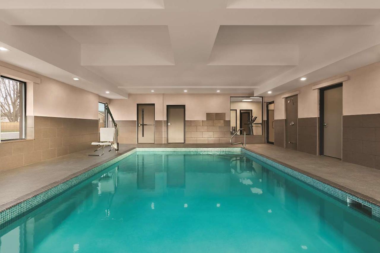 Country Inn & Suites By Radisson, Belleville, On Exteriér fotografie