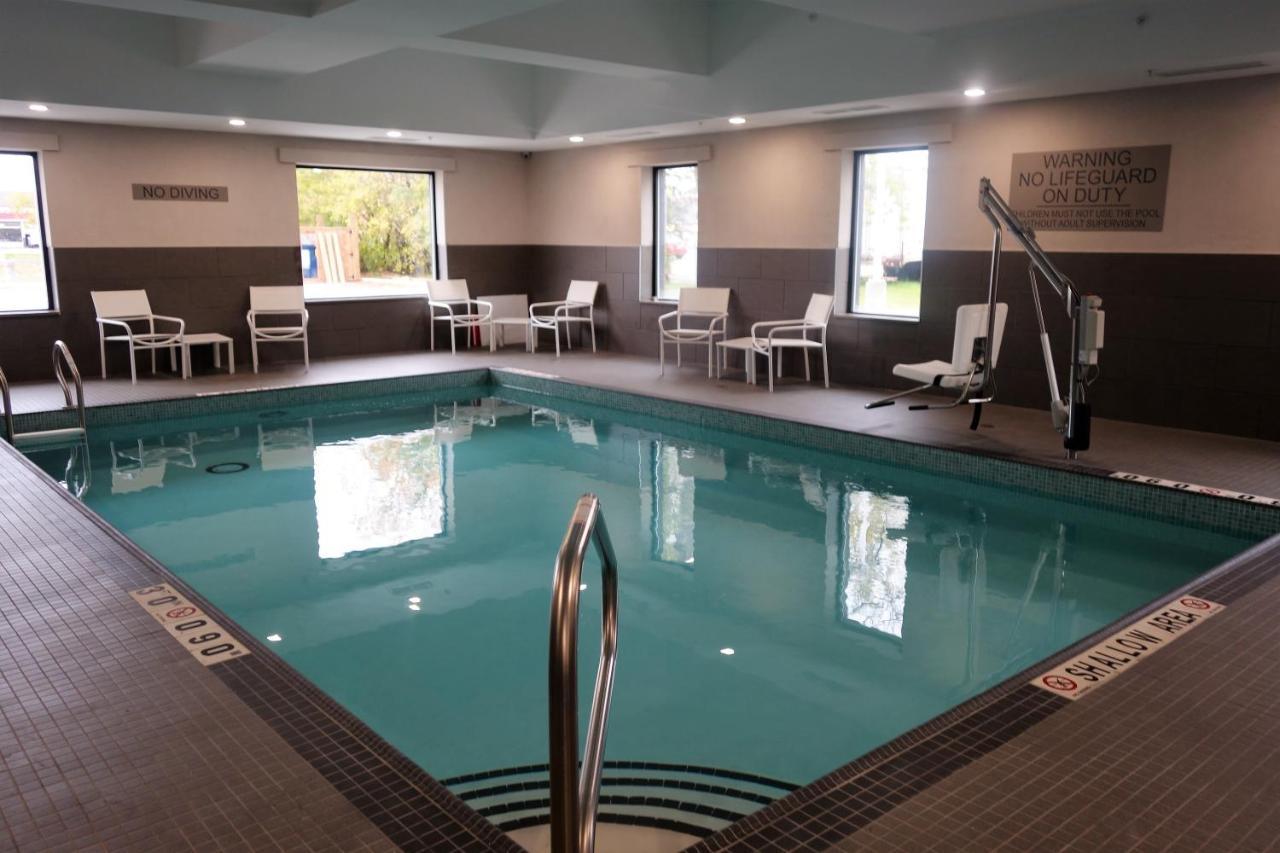 Country Inn & Suites By Radisson, Belleville, On Exteriér fotografie